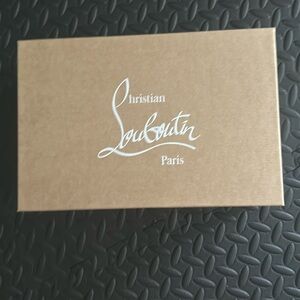 Christian Lou boutin box
